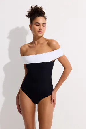 SOFIA OYE Swimwear